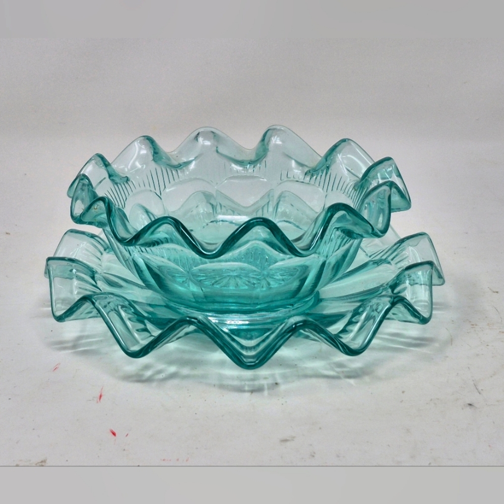 Small Vintage Turquoise Ruffled Edge Bowl With Matching Under Plate